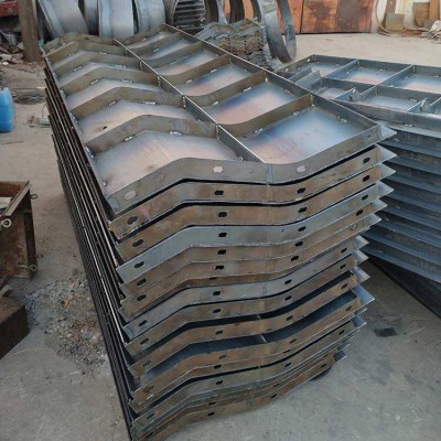 AB防撞墙模具现场制作
