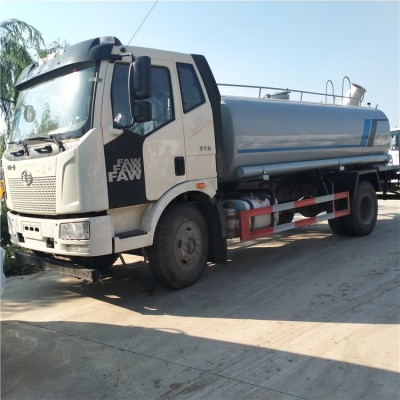 国六一汽解放14吨大型洒水车山东洒水车生产厂家现车直销价格