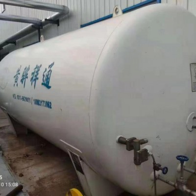 出售黄骅祥通17年10立方卧罐一台，手续齐全，真空好。