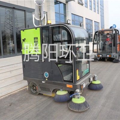 小区物业用驾驶式扫地车注意事项