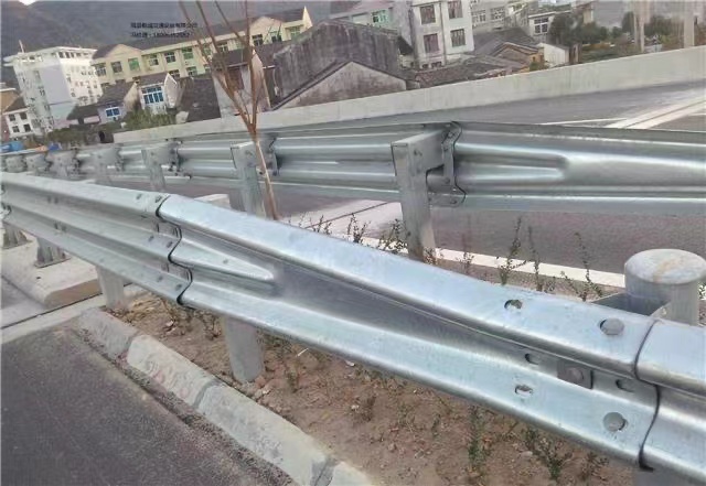 江西高速波形护栏立柱