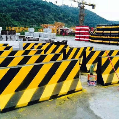 隔离墩模具生产厂-预制隔离墩模具