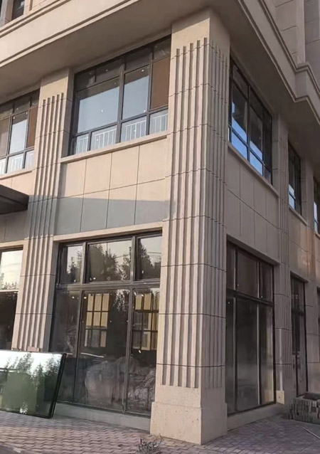 空调罩护栏厂家，工程百叶窗生产厂家，河间锦业工程断桥铝门窗
